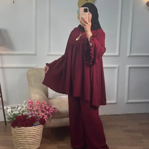 الفساتين والعباءات